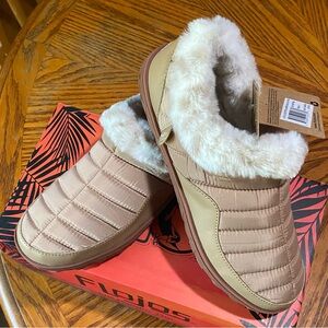 Flojos Women's Beige Quilted Slippers